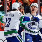 «Ванкувер» обыграл «Филадельфию», Подколзин забросил дебютную шайбу в НХЛ