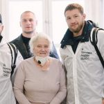Минеев принял участие в благотворительной акции по доставке обедов одиноким пенсионерам