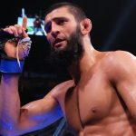 «Нет слов. Такой агрессивной борьбы нет ни у кого в UFC» — Борис Медведев о победе Чимаева над Уиттакером